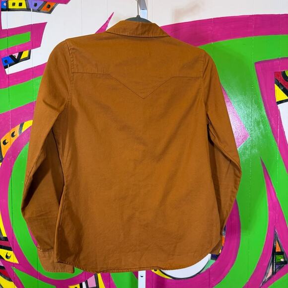 Shyanne, Brown Pearl Snap Top. Size XS. Minor staining on the front as shown. - Picture 7 of 7